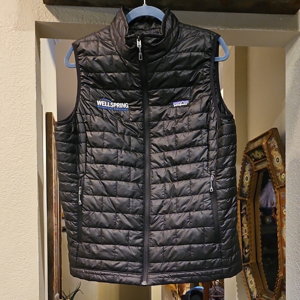 Clean Women's Size XL Patagonia Nano Puff Quilt Vest Wellspring Financial Logo